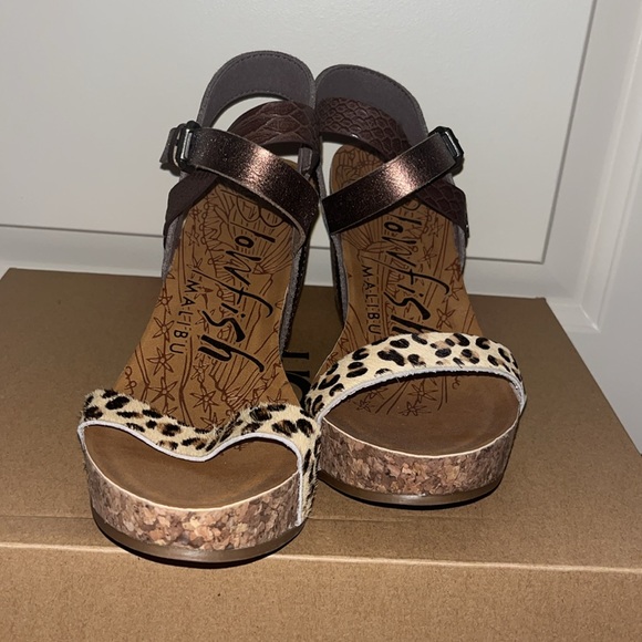 Never Worn Heels - Picture 2 of 3